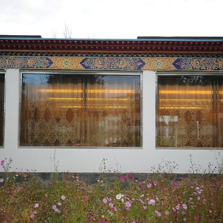 Wanrun International Resort Hotel In Tibet Xigaze Экстерьер фото