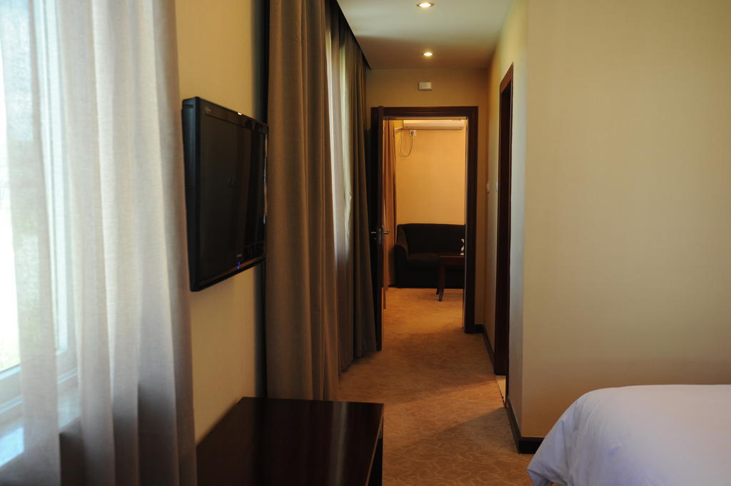 Wanrun International Resort Hotel In Tibet Xigaze Номер фото