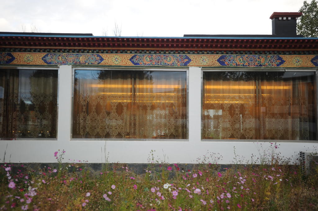 Wanrun International Resort Hotel In Tibet Xigaze Экстерьер фото