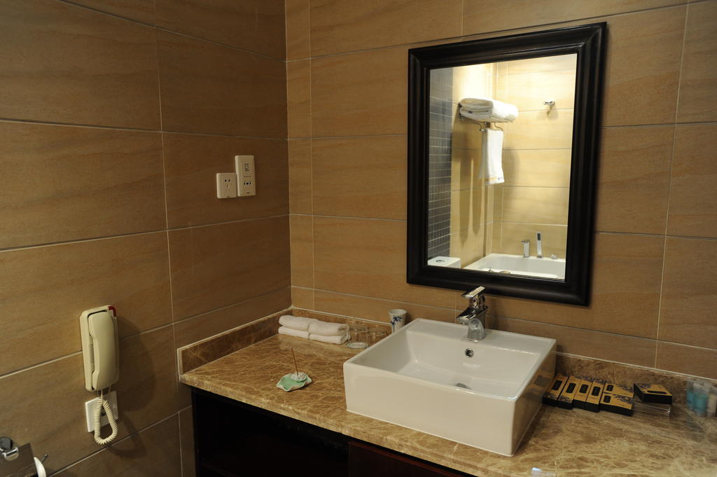 Wanrun International Resort Hotel In Tibet Xigaze Номер фото
