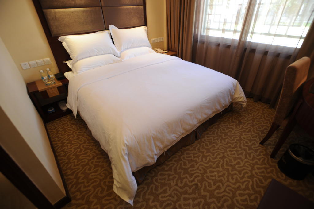 Wanrun International Resort Hotel In Tibet Xigaze Номер фото